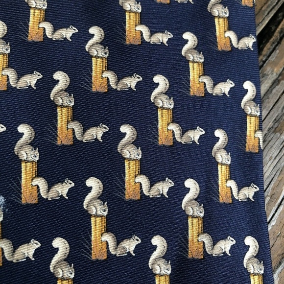 Brooks Brothers Squirrels Log Silk Tie Mens Necktie Navy Blue Cream Brown USA